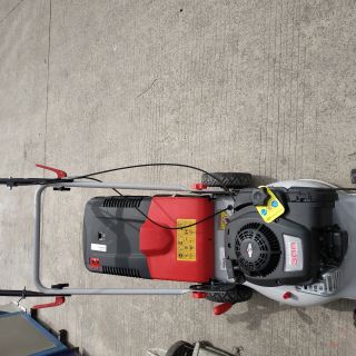 百利通自走草坪機(jī)，自動風(fēng)門油門