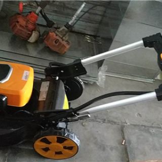 82V5AH鋰電池草坪機(jī)，20寸加厚鋼底盤，帶自走功能，靜音環(huán)保高效